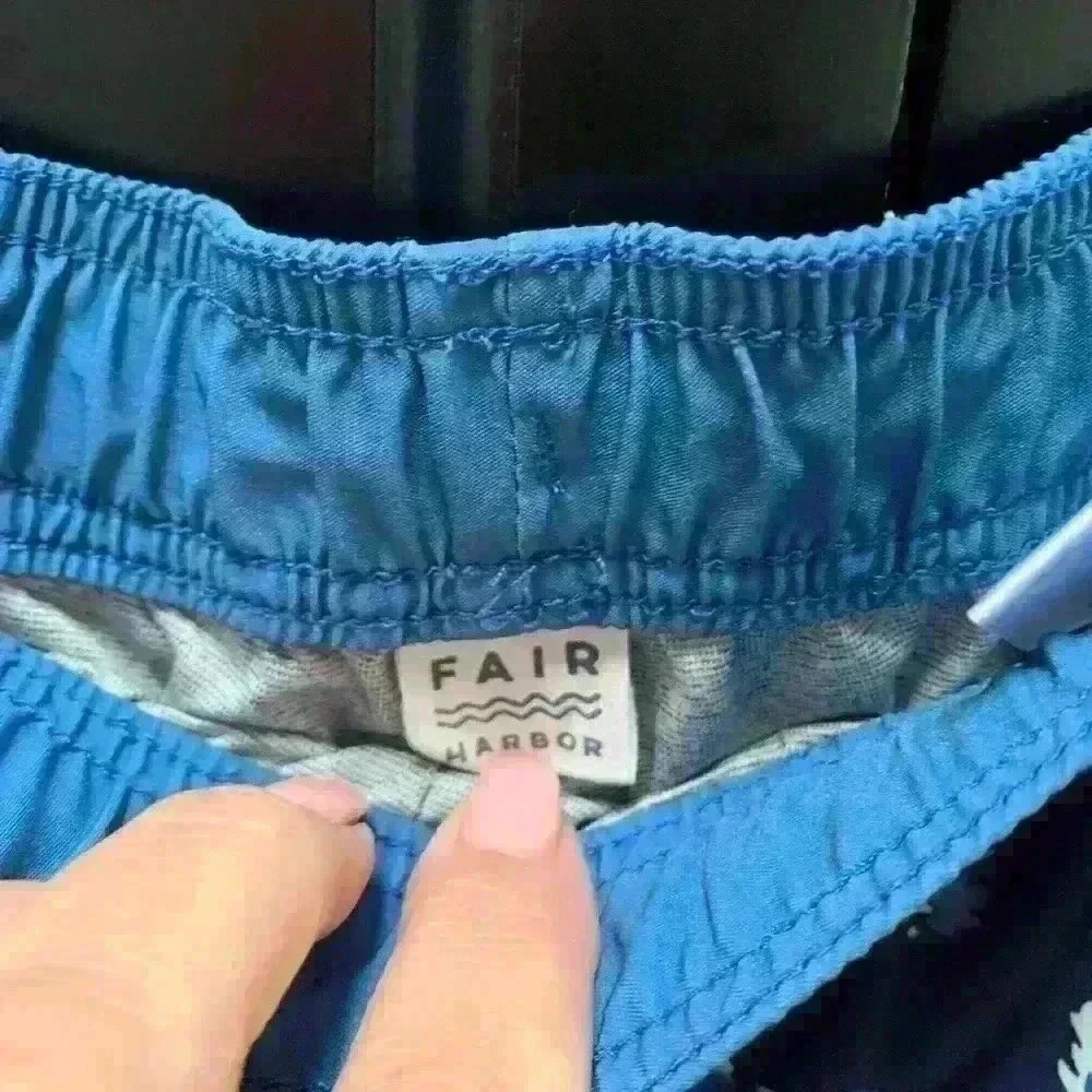 Fair Harbor Bayberry Men’s Bathing Suit size M